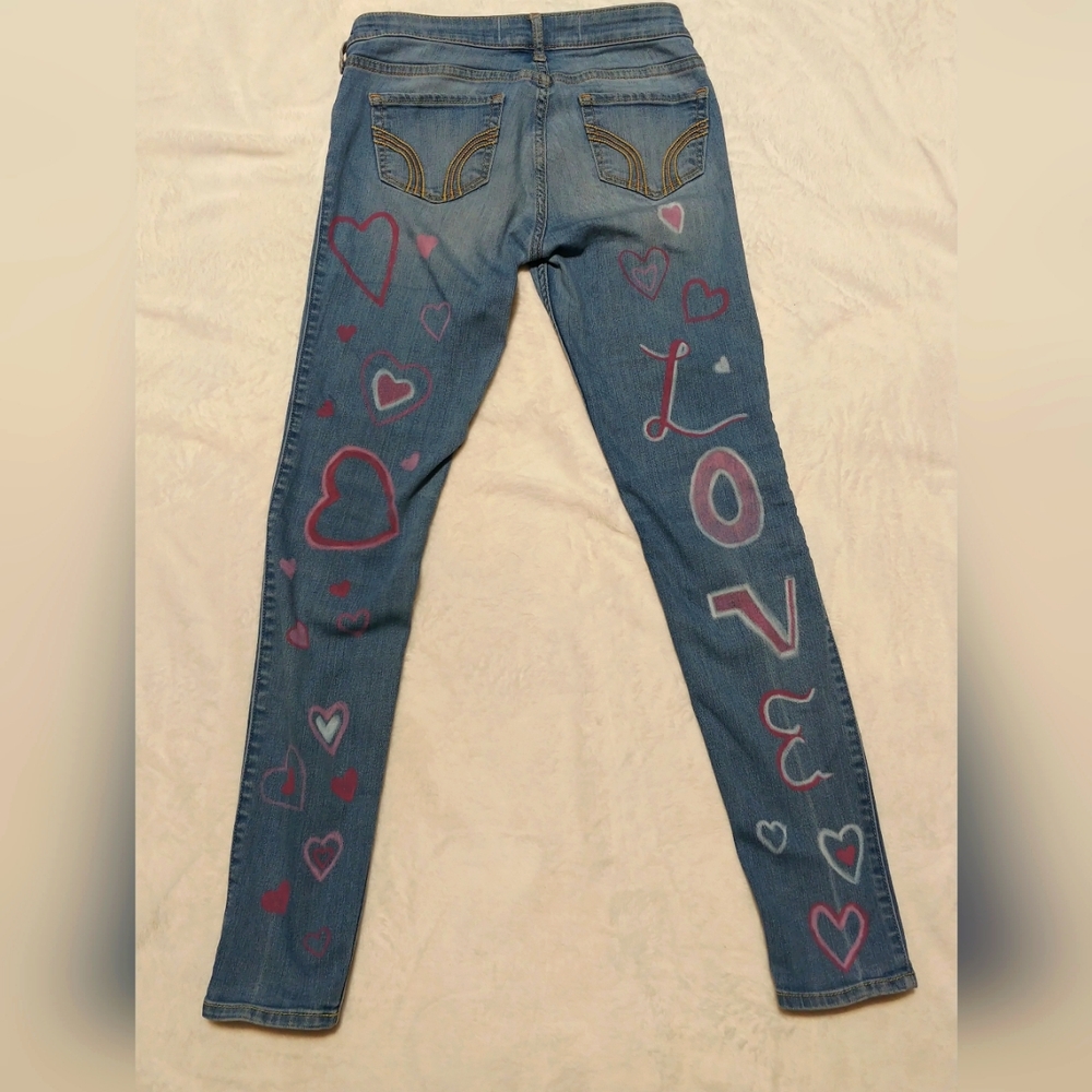 ONE OF A KIND ❤ Hand painted ❤ light wash jeans